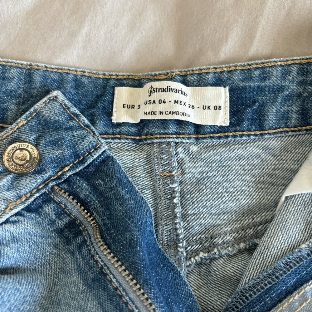 Stradivarius Mom Fit Denim Shorts - size 4 - Picture 4 of 9